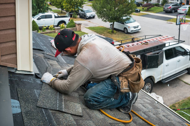 Professional Gutter Installation technician working in Concord, MI